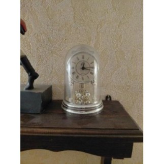 Pendule de table à quartz