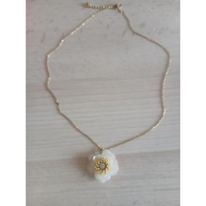 Collier pivoine artisanal 
