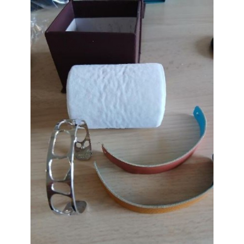 Bracelet argenté les georgettes avec deux cuirs 