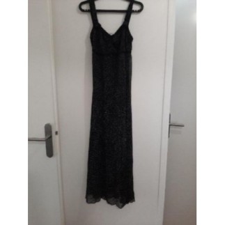 Robe noire La robe...