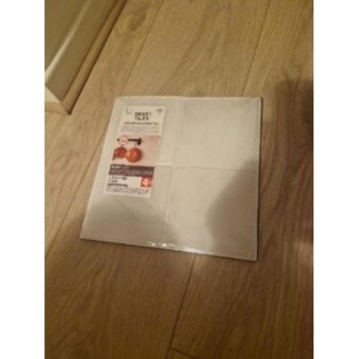 Dalles auto adhésives 