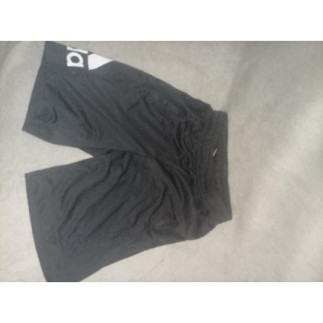 Short ADIDAS sport matière noir 10 ans garçon TRES BON ETAT 
