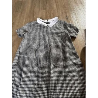 Robe à carreau noire et...