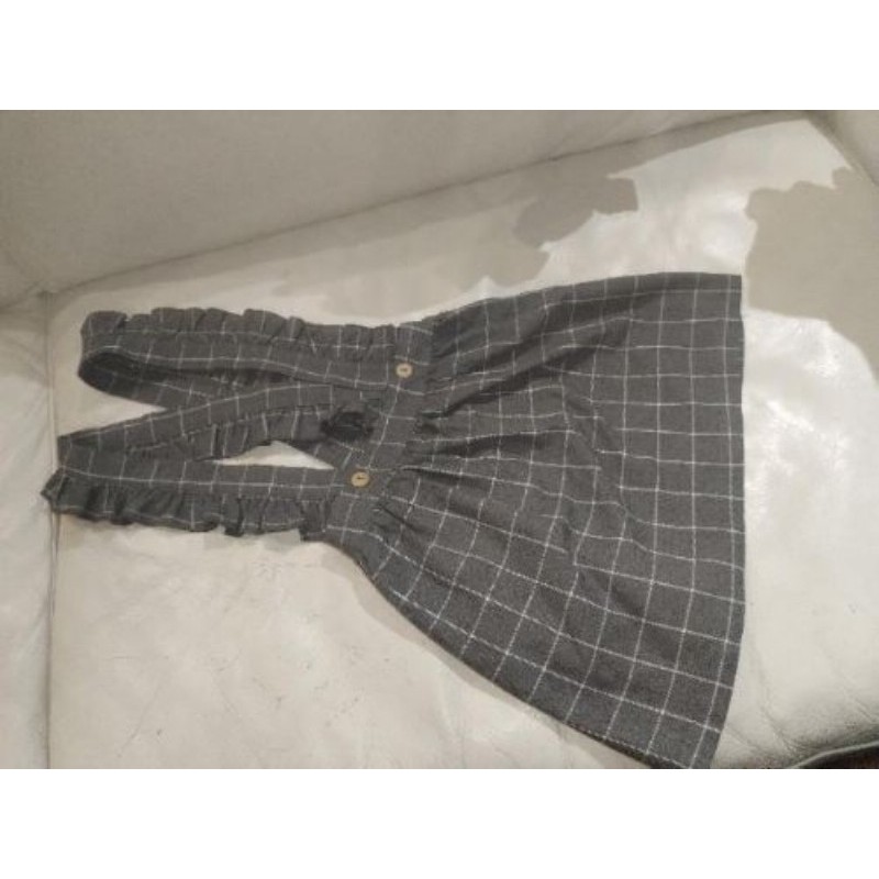 Jupe salopette 6-8ans little celebs, grise carreaux, très bon état 