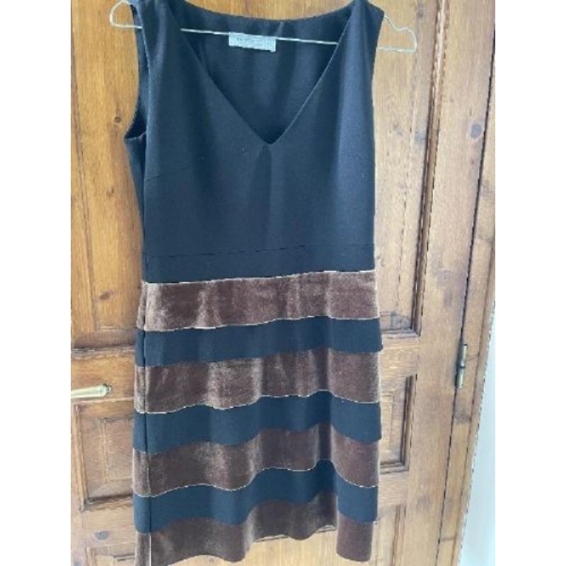 Robe noire avec bandes marrons Ribascimento t: Xs