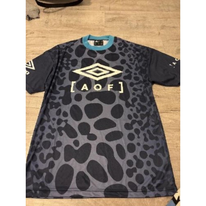 maillot umbro bleu marine taille s 