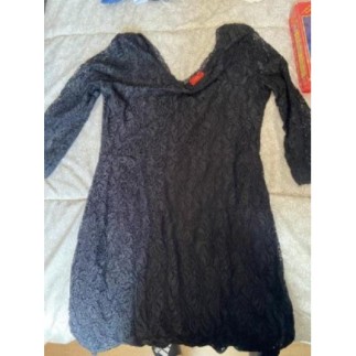 Robe noir en dentelle...