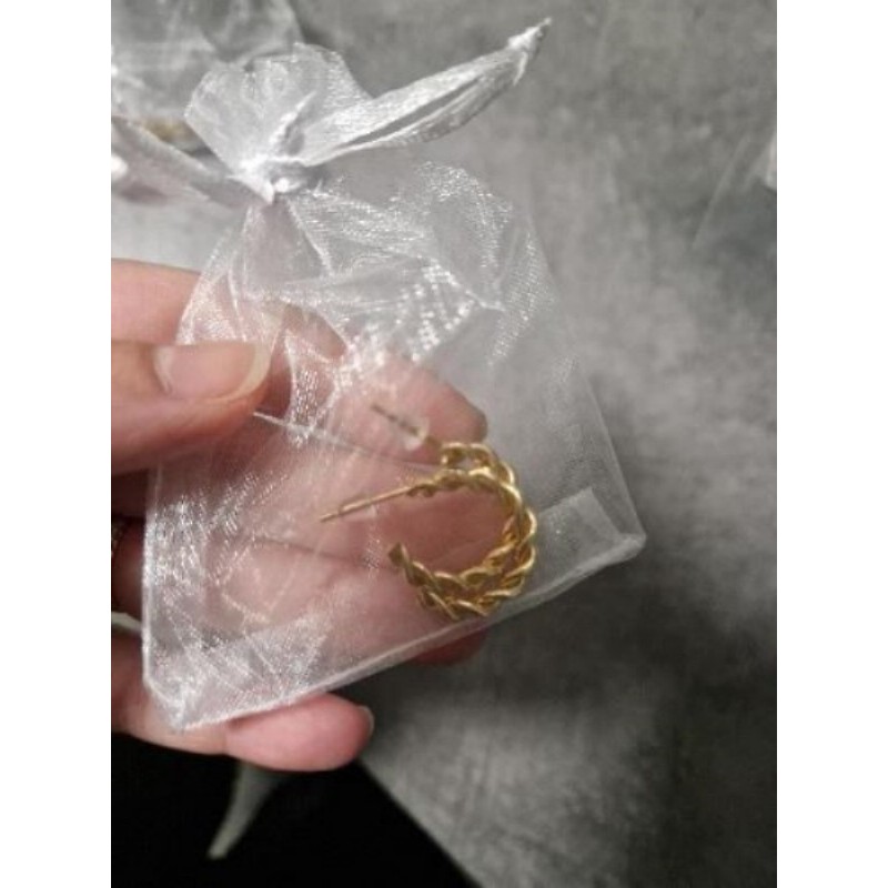 Boucle d'oreille neuves 