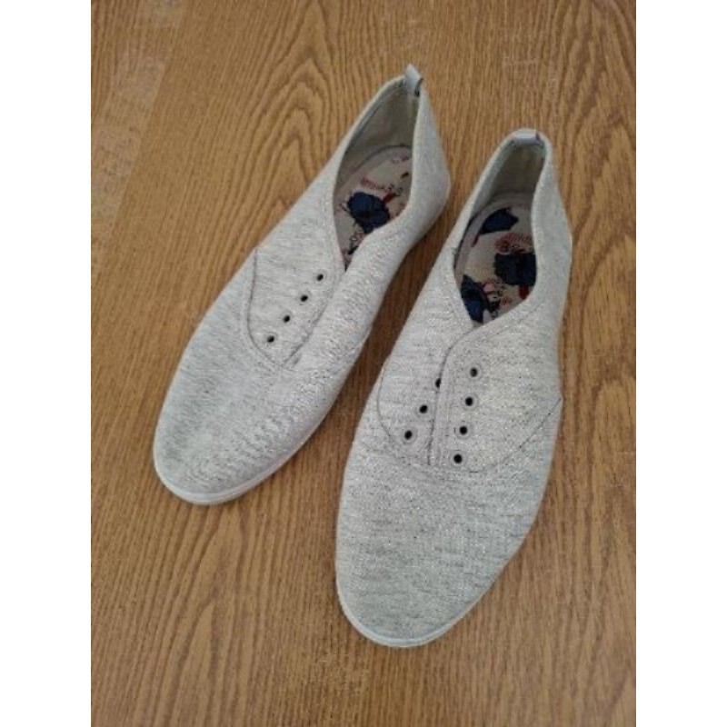 BASKETS GRISES 38 IN EXTENSO