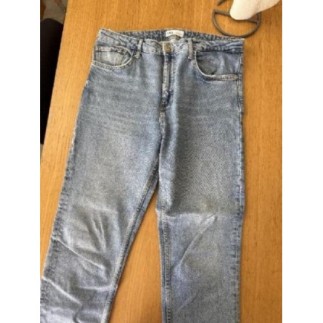 Pantalon jeans marque Zara...