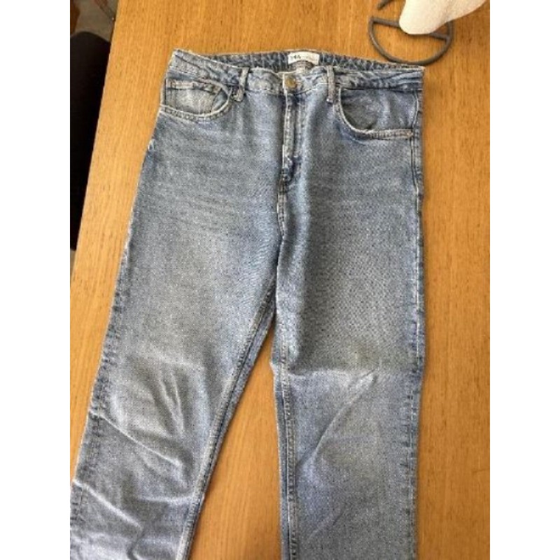 Pantalon jeans marque Zara taille 40 en excellent état 