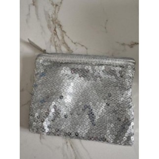 Trousse toilette argentée 