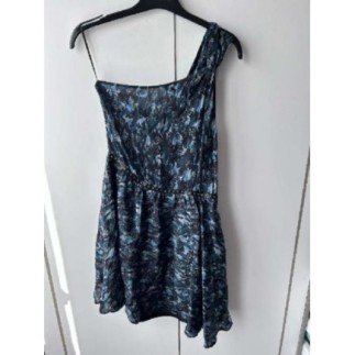 Robe manche asymétrique...