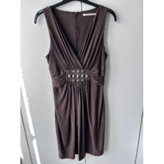 Robe drapée marron...