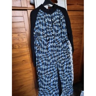 Robe bleu et noir taille 42...
