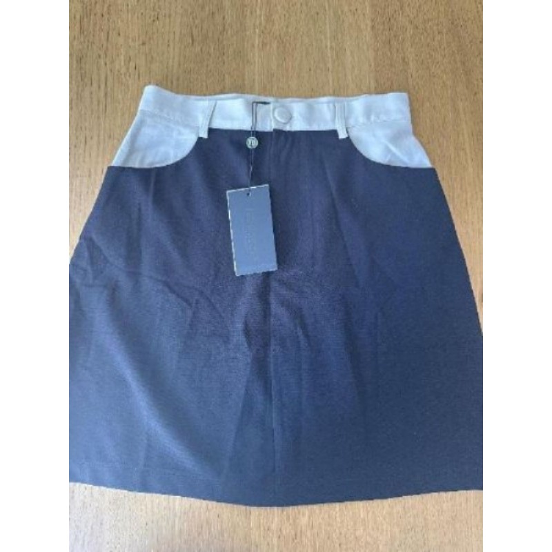 Jupe courte noir et blanc taille s jamais porté avec étiquette 