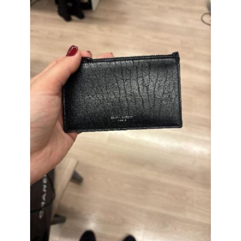 Porte-monnaie Saint Laurent en cuir (prix d’origine: 275€)