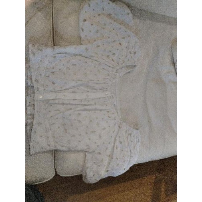 Blouse zara 10 ans, brodée blanc cassée, smoke crop