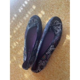 Ballerine avec motifs,...