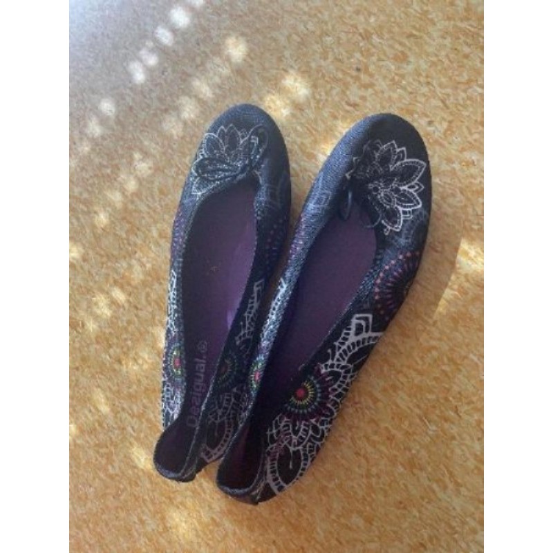 Ballerine avec motifs, noire, taille 41, desigual neuf