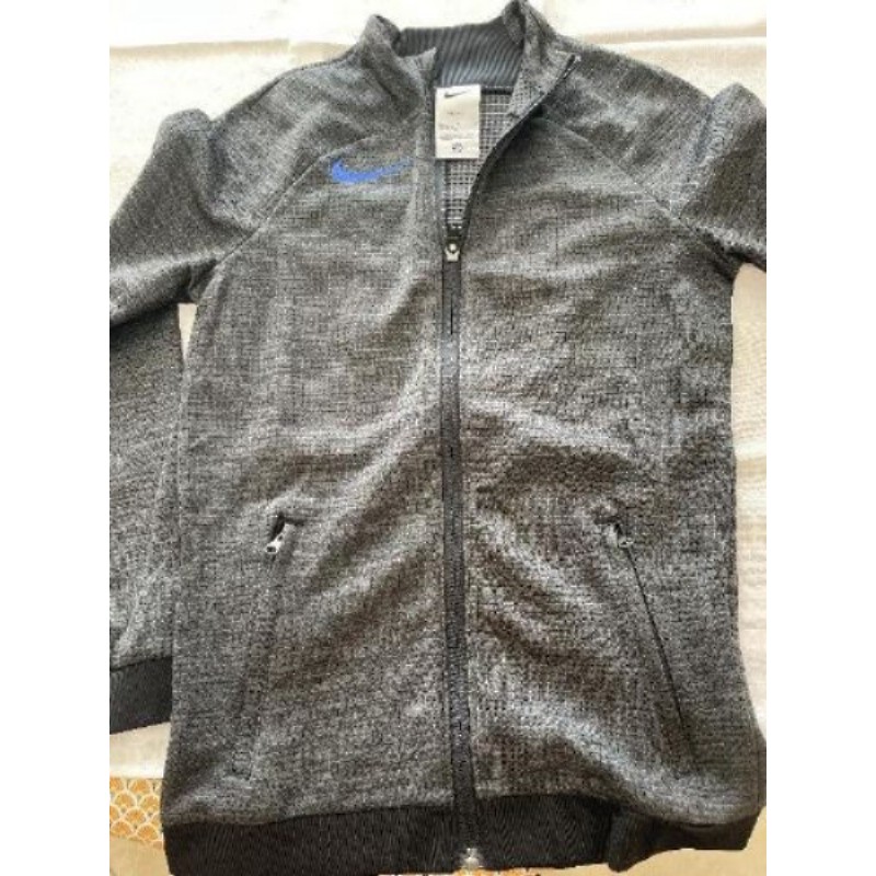 BLOUSON NIKE (137/147) T.M