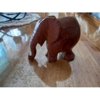 Éléphant en bois