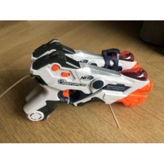 LOT DE 2 NERF CONNECTÉS...