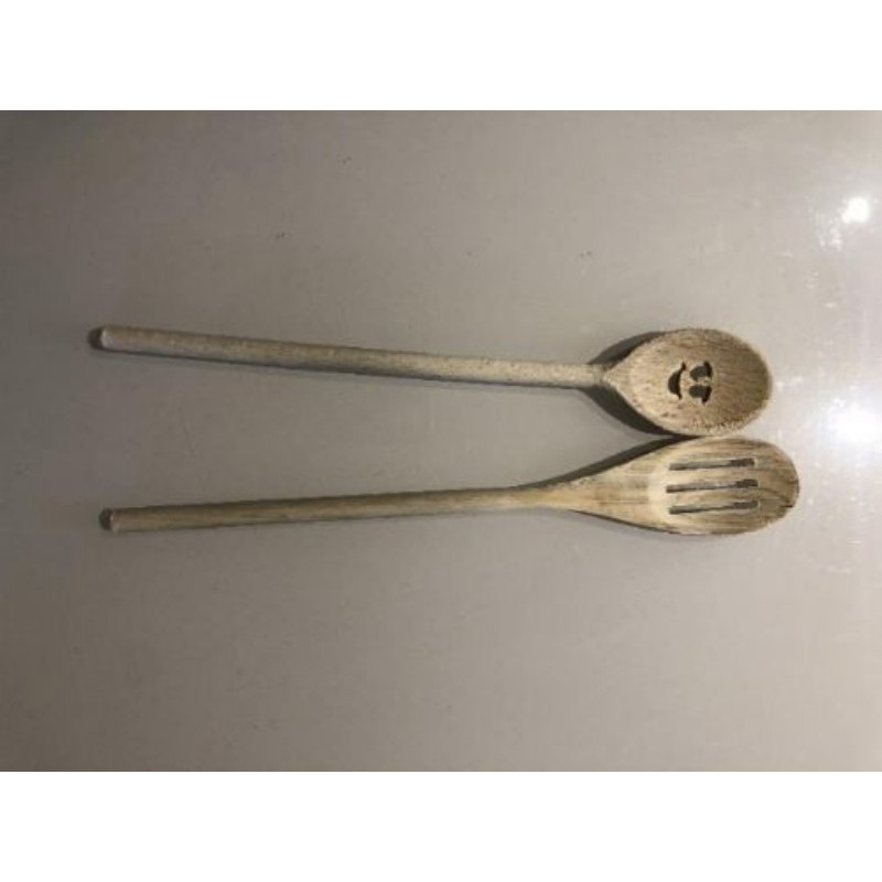 LOT DE 2 CUILLÈRES EN BOIS