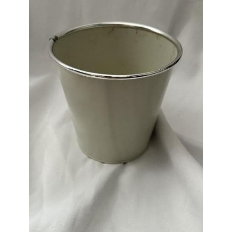 Pot de fleurs beige