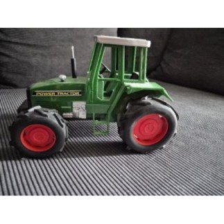 Tracteur vert