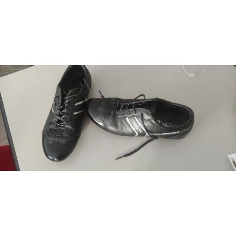 Baskets Géox cuir pointure 39 - portées une seule fois