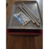 Meuble de rangement avec tiroirs multicolores.