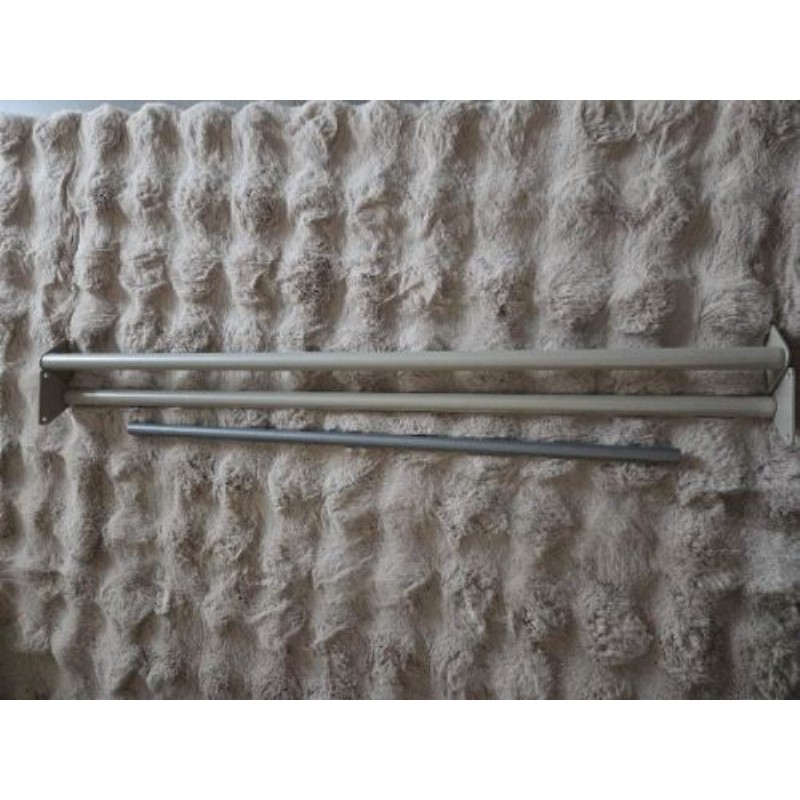 Lot de deux tringles IKEA pour dressing longueur 1 mètre ( 3ème tringle offerte).