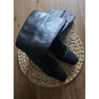 Bottes noires en cuir...