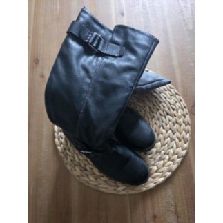 Bottes noires neuves...
