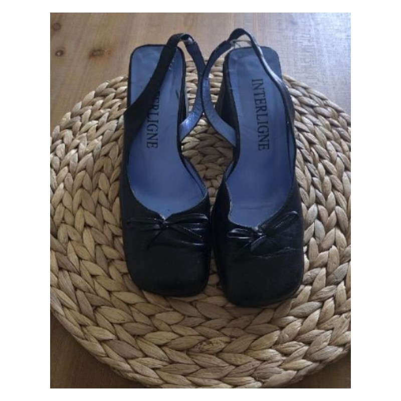Chaussures noires en cuir pointure 35