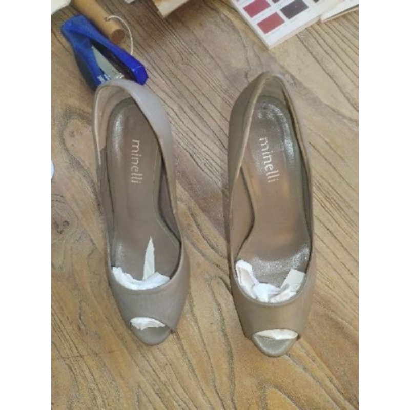Escarpin beige taupe 37 Minelli très bon état 