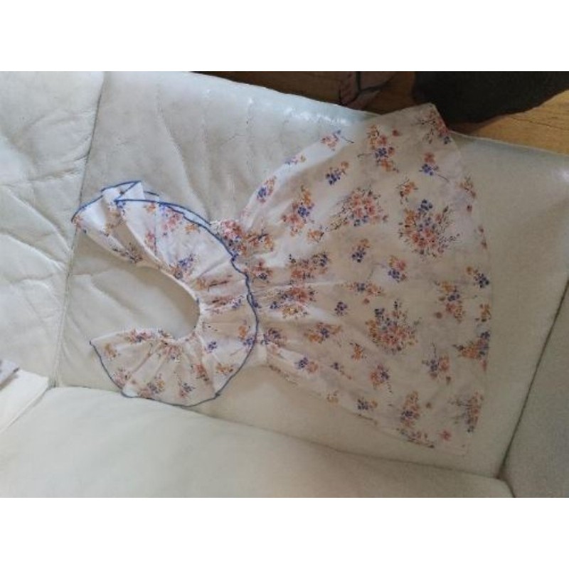 Robe zara 6 ans blanche et fleurs bleu oranges volants 