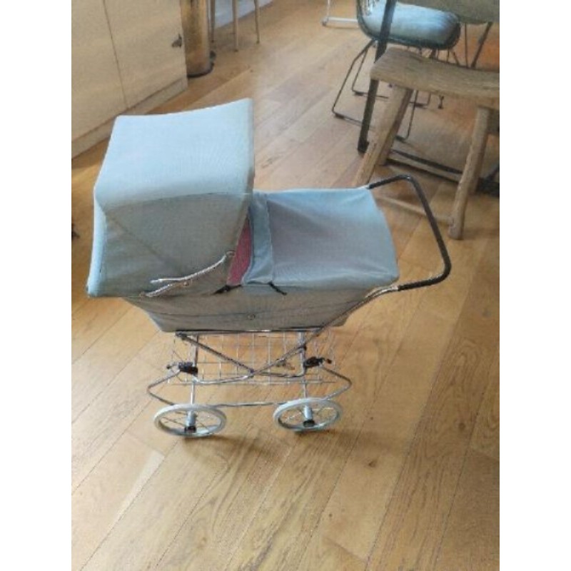 Landeau vintage totalement PLIABLE pour poupée, utilisable en extérieur, avec oreiller, matelas et c