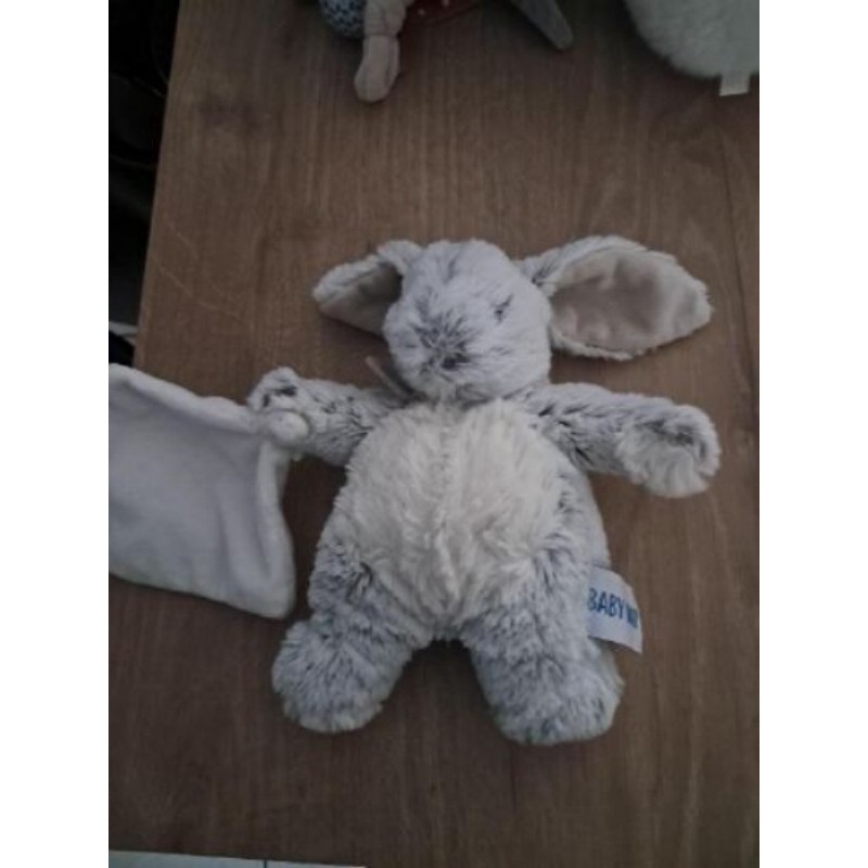 Peluche lapin doudou