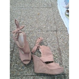 Chaussures compensées nude...