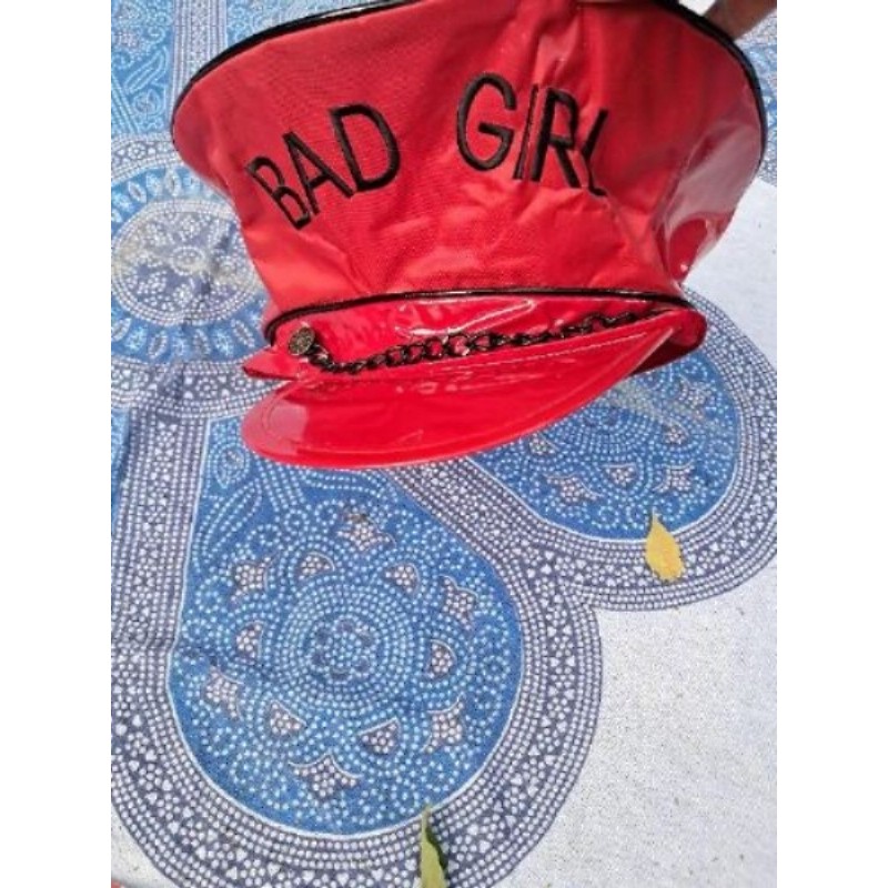 Casquette rouge  Bad Girl 