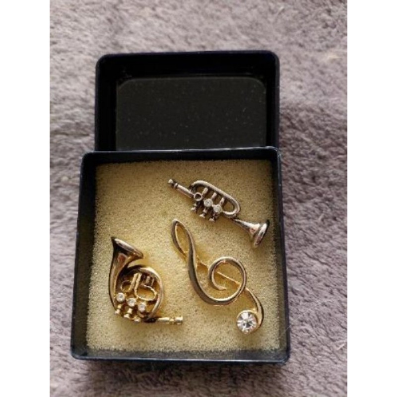 Lot 3 pins musique + boite