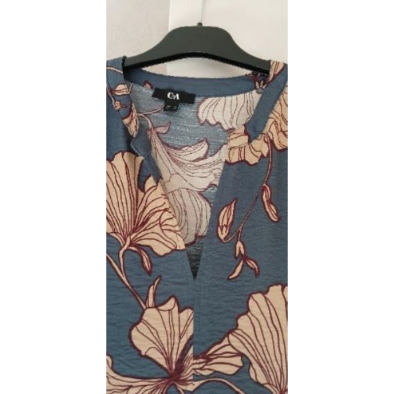 Robe fond bleu fleurs bordeaux  neuve T. 40