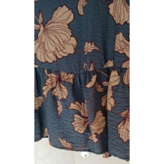 Robe fond bleu fleurs bordeaux  neuve T. 40
