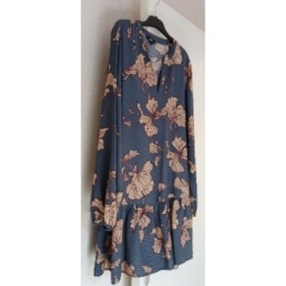 Robe fond bleu fleurs bordeaux  neuve T. 40