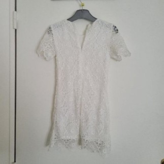 Robe blanche broderie- 6ans