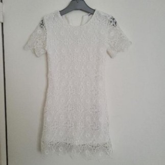 Robe blanche broderie- 6ans