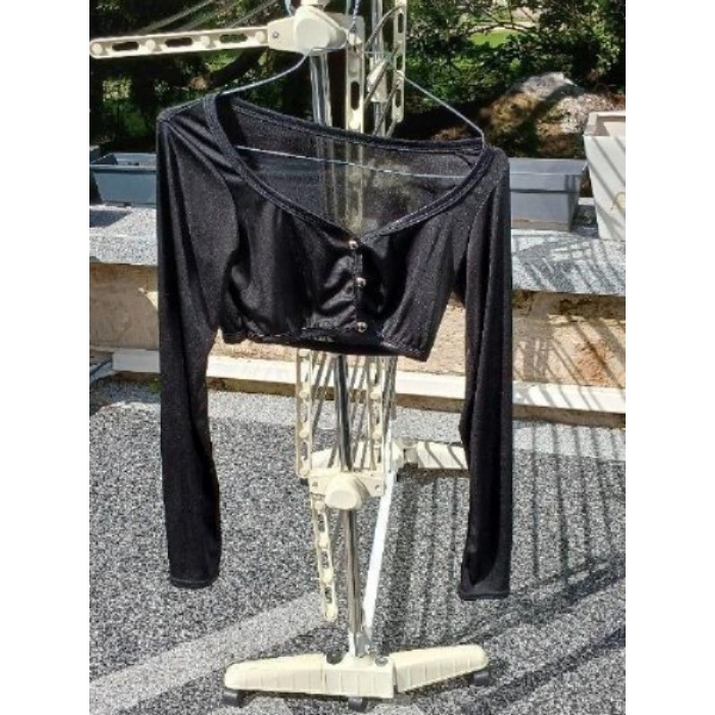 Gilet court noir manches longues avec 3 boutons Taille S 