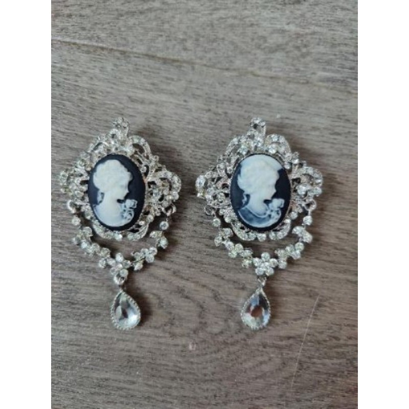 2 Broches